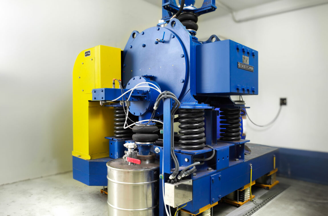 Eccentric vibrating mill ESM 656-1KS Experimental machine for process development at Clausthal University of Technology