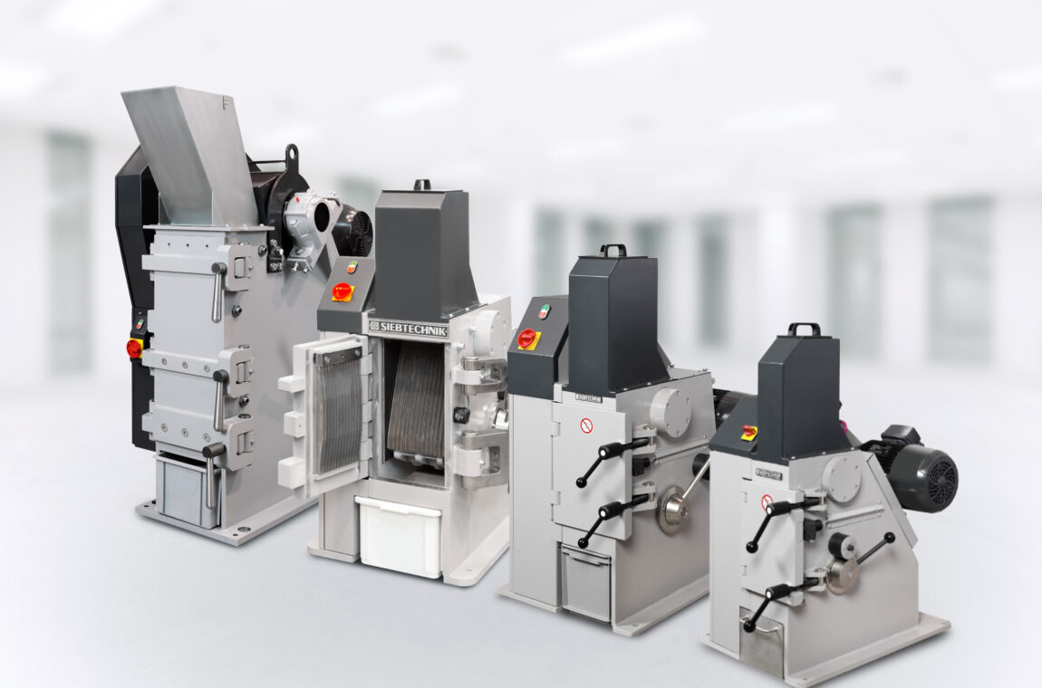 Different sizes of jaw crushers / single-toggle crushers stand side by side