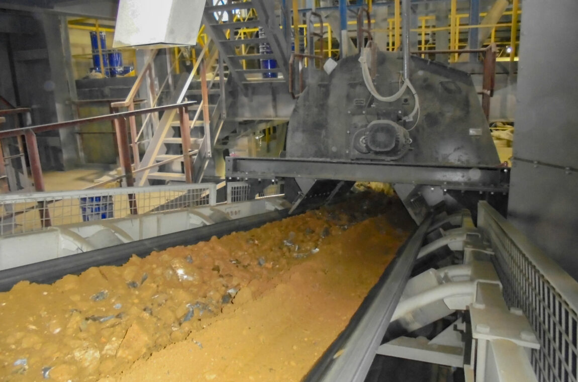 Hammer sampler HPN for sampling iron ore