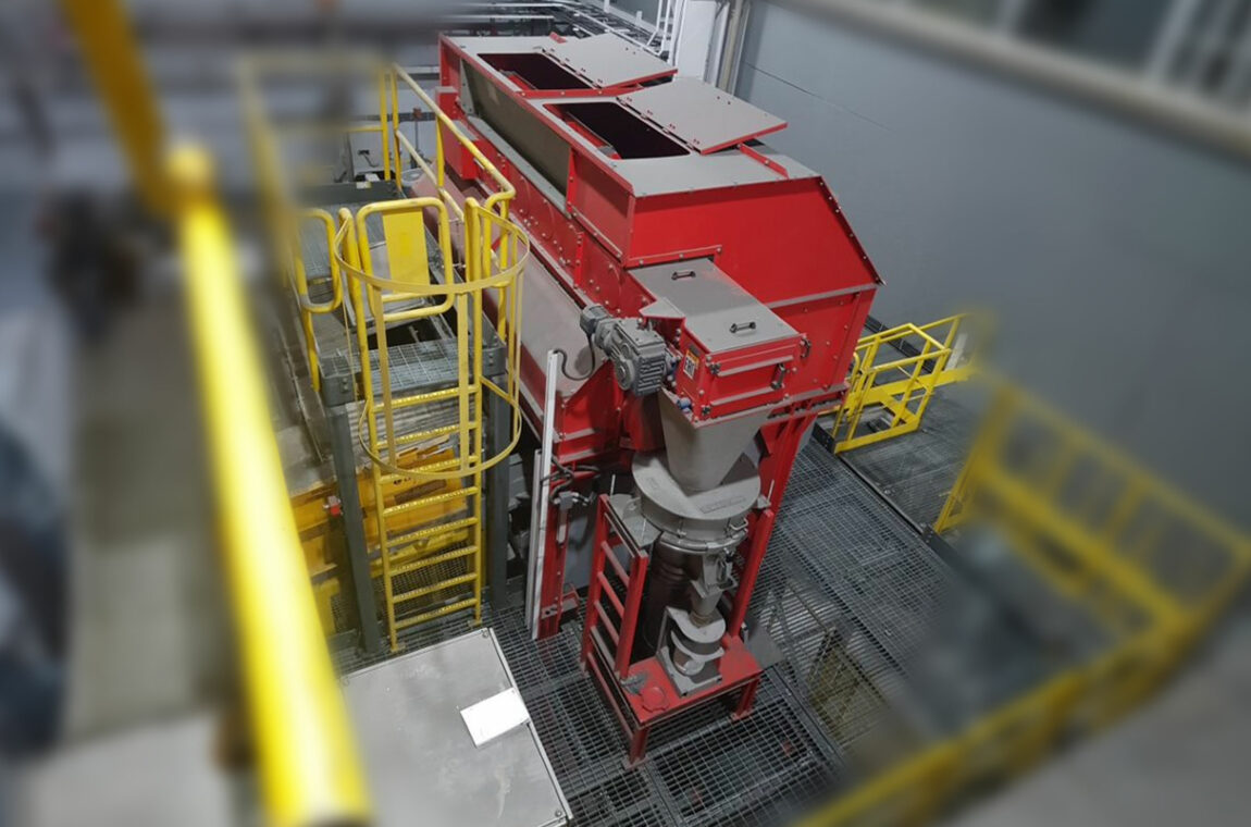 Swing sampler for nickel concentrate
