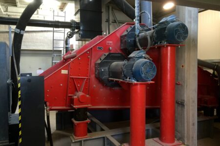DWS vacuum dewatering screening machine - on site