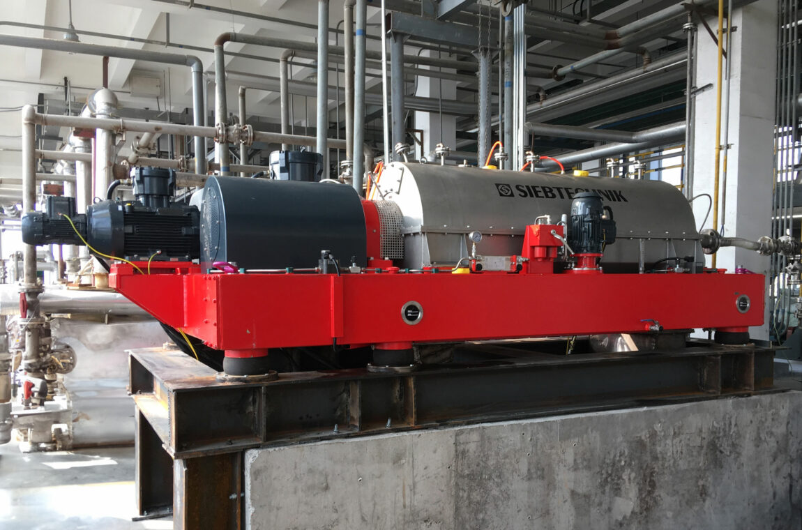 Decanter DZ in a plant for boric acid processes