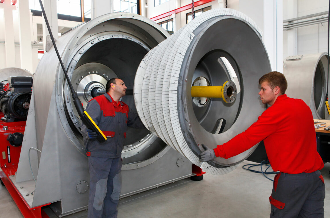 Assembly of a centrifuge screw.