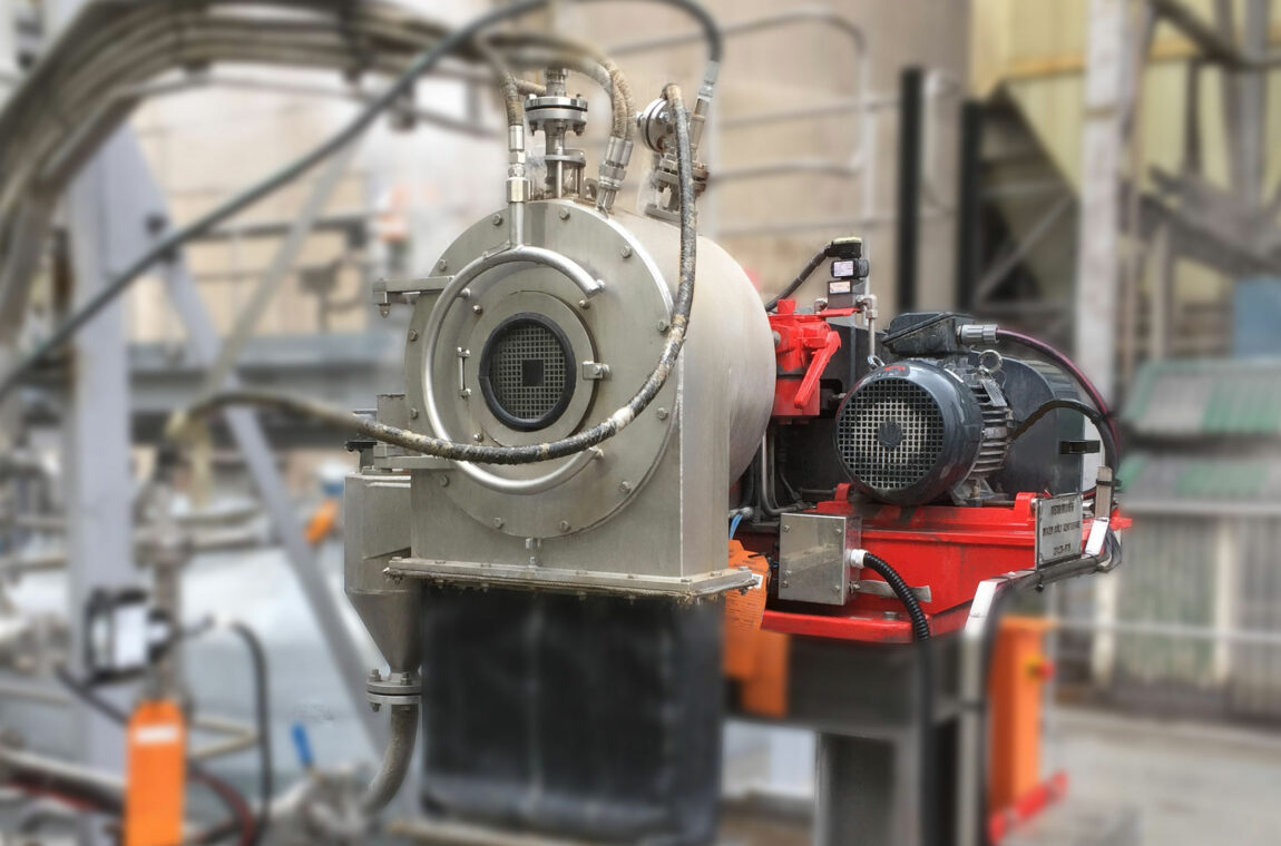 CONTURBEX H250 sieve screw centrifuge in the paper industry - mixed salts containing sodium, chloride and potassium compounds (Na₂SO₄, Na₂CO₃, NaCl, K₂SO₄, K₂CO₃ and KCl)